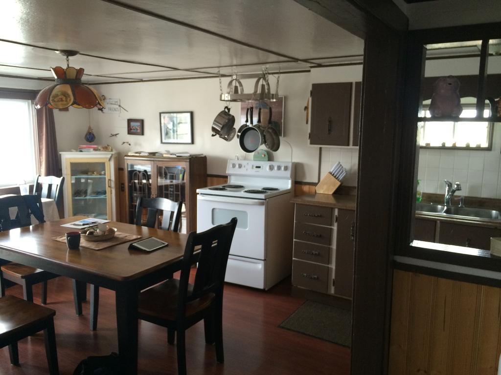 Bird Island B&B Bed And Bubble Elliston Екстер'єр фото